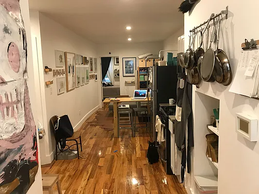 Rented by Premier Metro Realty Corp | media 14