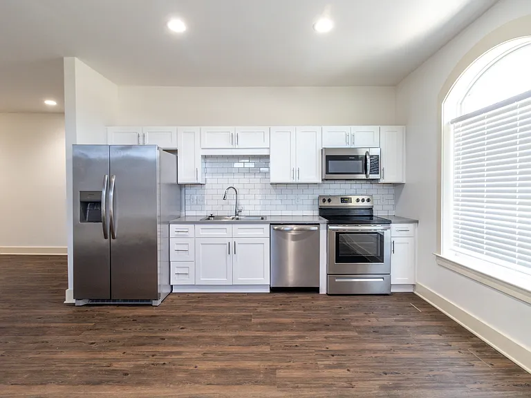 1120 Franck St — Photo 41
