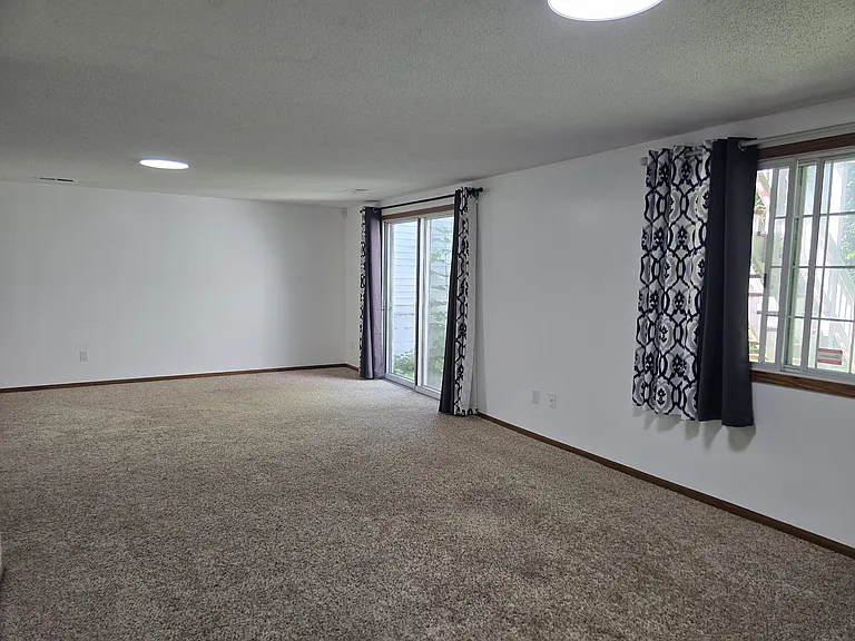 5759 Donegal Dr — Photo 3