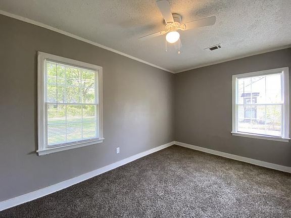 5th image of 1012 Bradley St