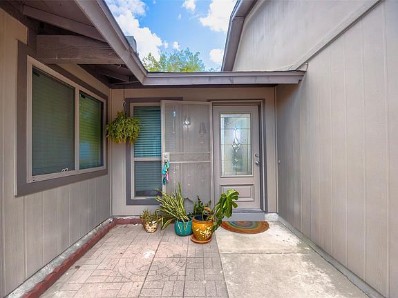3rd image of 9415 Quail Meadow Dr