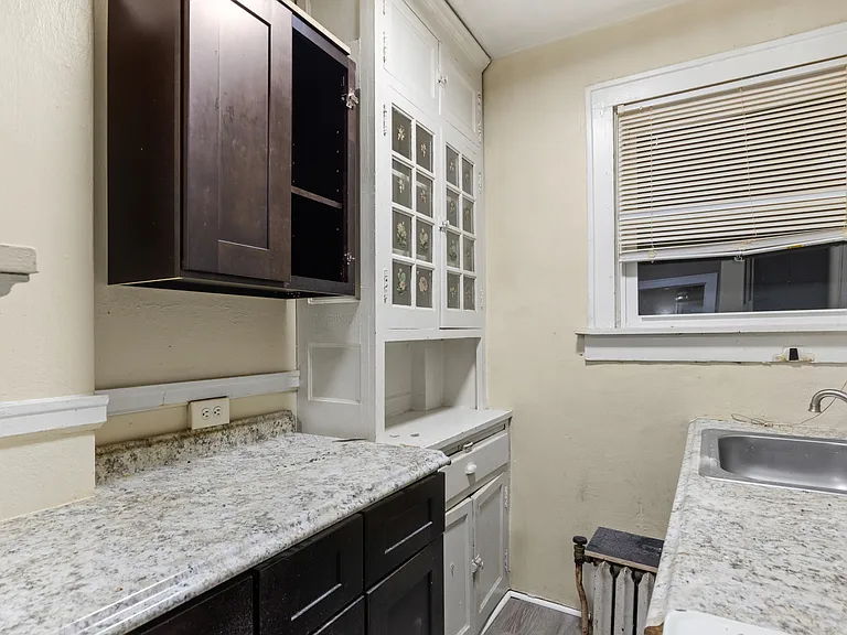 5618 S Grand Blvd — Photo 24