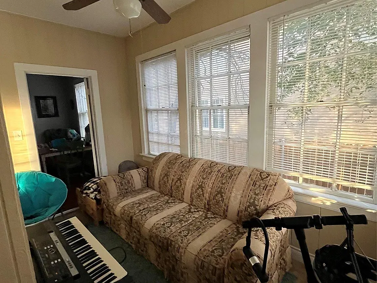 416 W 32nd St — Photo 3