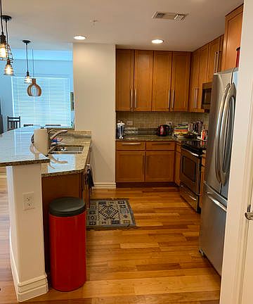 4th image of 215 North Dr