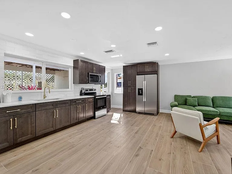 756 Cinnamon Rd — Photo 3