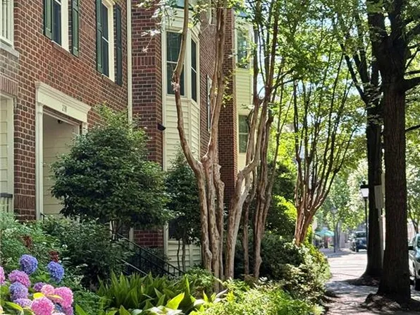 230 College Pl APT 236, Norfolk, VA 23510