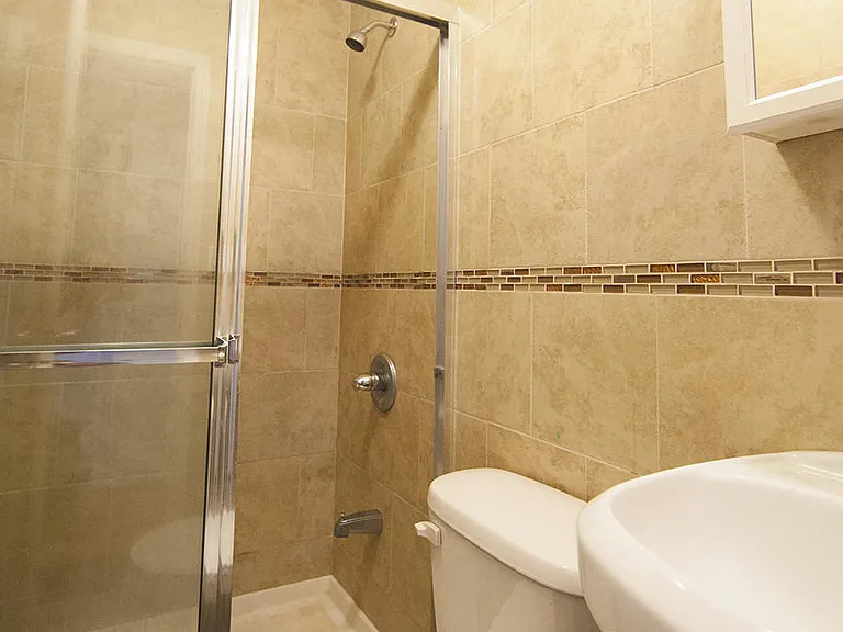 211 Himrod St #2R — Photo 4
