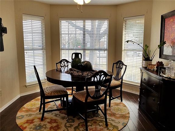 2nd image of 109 Oakridge Dr
