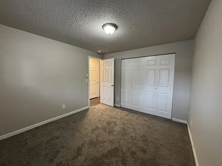 Bridgeporter Apartments — Photo 18