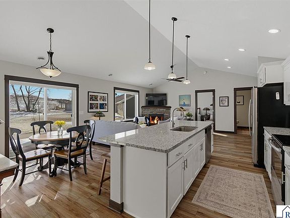 5th image of 725 Northwood Dr