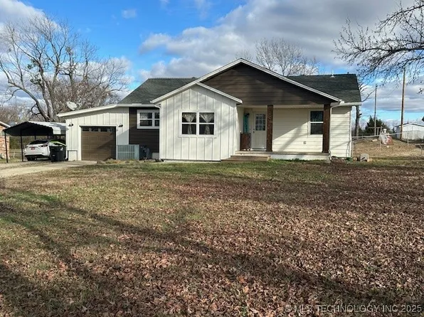 208 Lakeside Dr, Holdenville, OK 74848