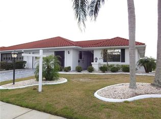 1626 Woodmar Dr, Sun City Center, FL 33573