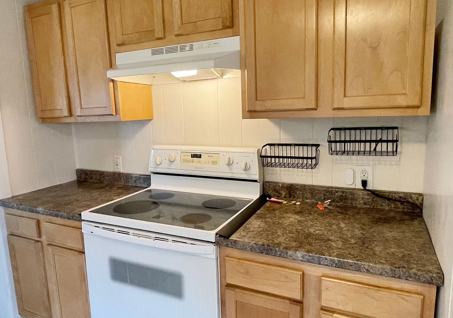6 Maple Street — Photo 2