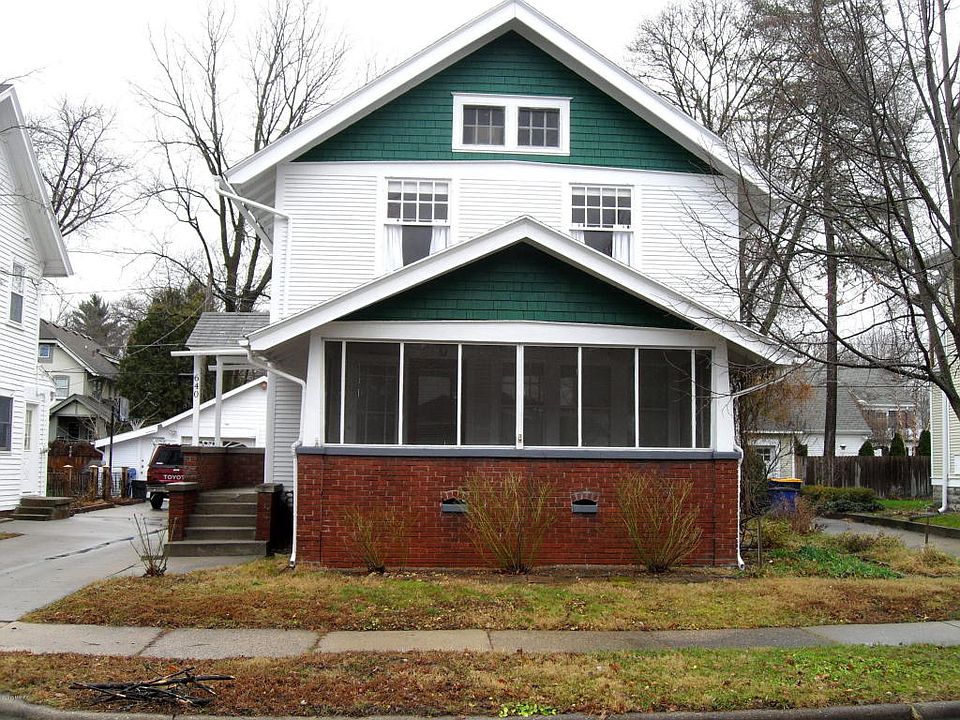 1st image of 640 Rosewood Ave SE