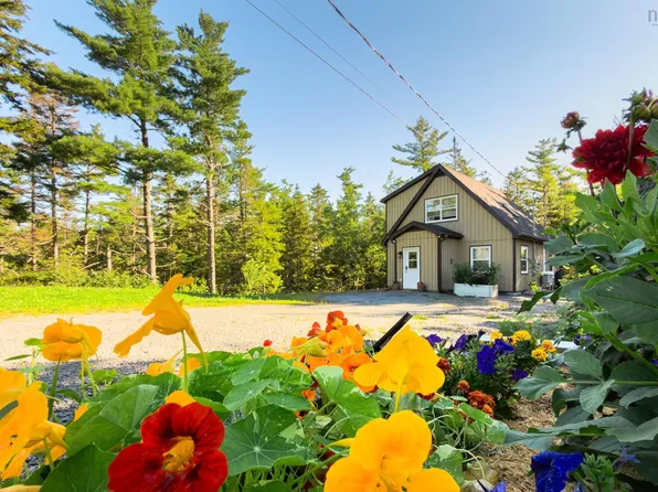 273 Meek Arm Trl #52, East Hants, NS B0N 1Z0