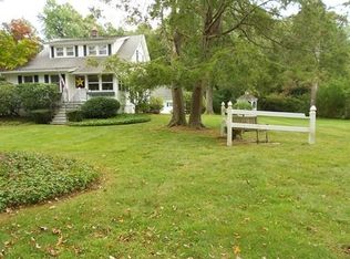 33 Crest Ave, Longmeadow, MA 01106