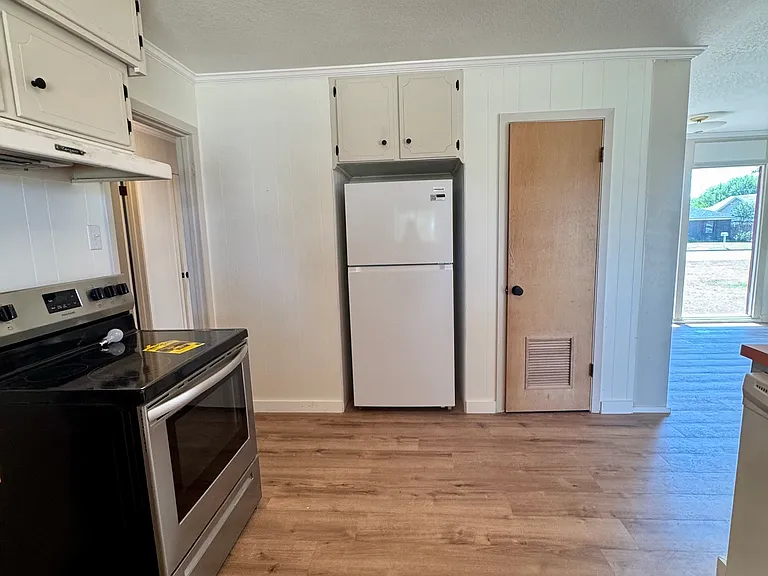 910 S Harrison St — Photo 20
