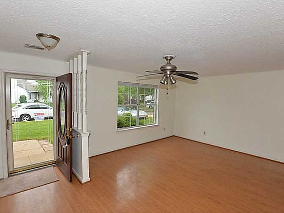 3rd image of 1820 Finsbury Ln