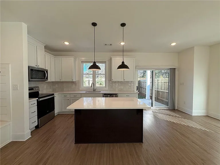 2936 Cherokee Rd — Photo 6
