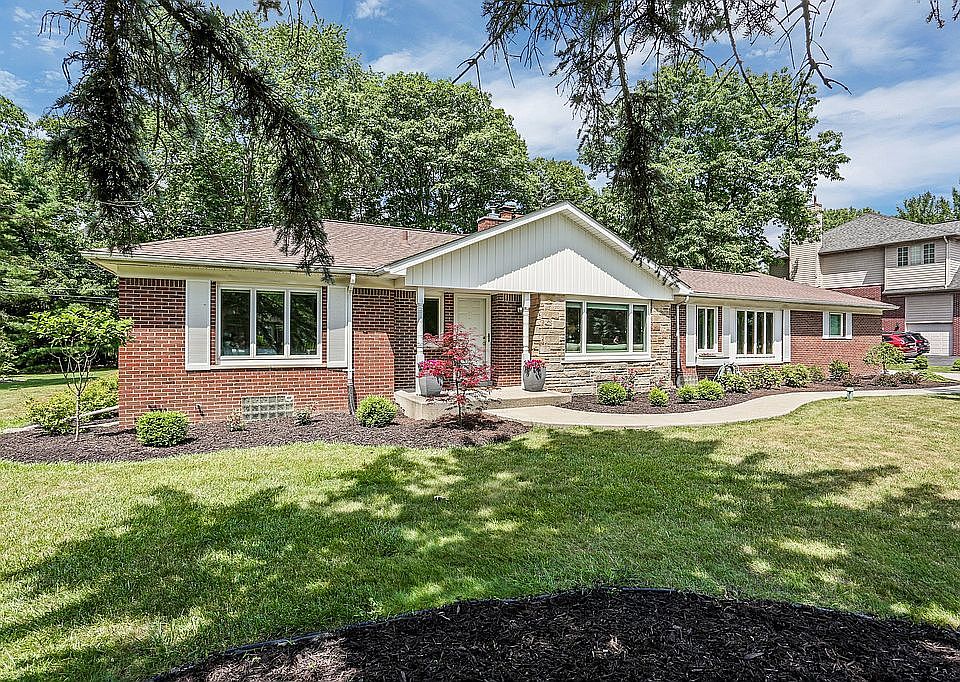 1st image of 30665 Helmandale Dr