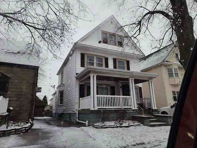 2nd image of 18 Vulcan St