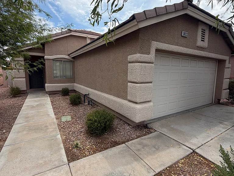 10212 Arlington Abby St — Photo 1