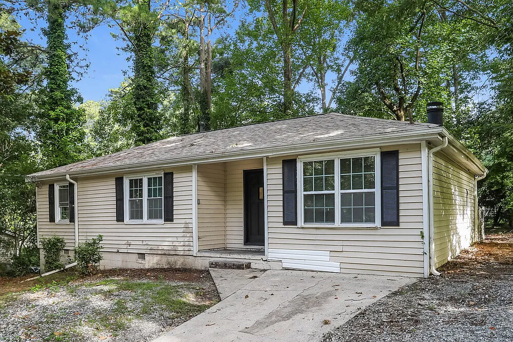 3 bed, 1.0 bath, 1124 sqft, $1,850 — Photo 3