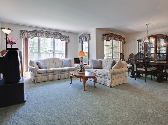 3rd image of 839 Lansing Ct