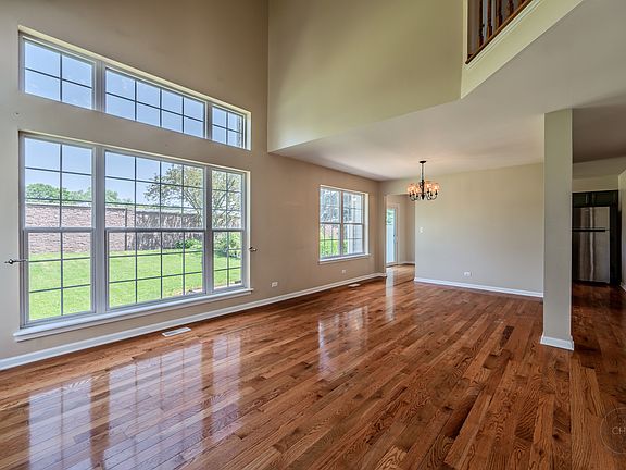 5th image of 527 Northgate Cir