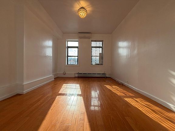 3rd image of 335 Chauncey St #2A