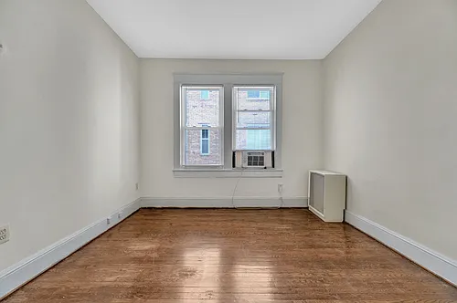 221 Constitution Ave NE Photo 1