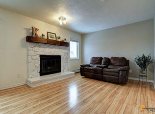 3515 Corona Cir, Anchorage, AK 99517