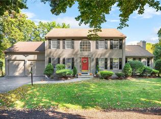 40 Timberland Dr, Lincoln, RI 02865
