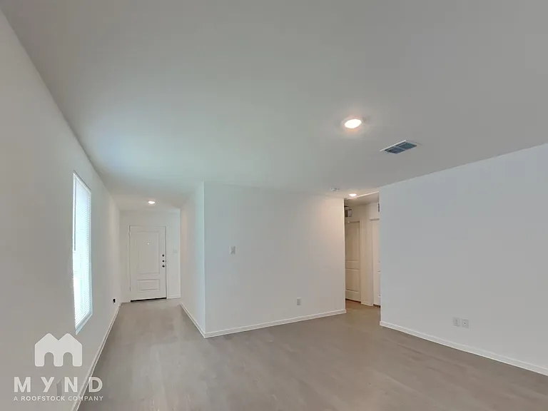 1267 Hackberry Trl — Photo 9