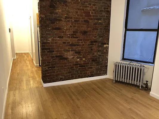 Rented by GreenVill Real Estate LLC | media 12