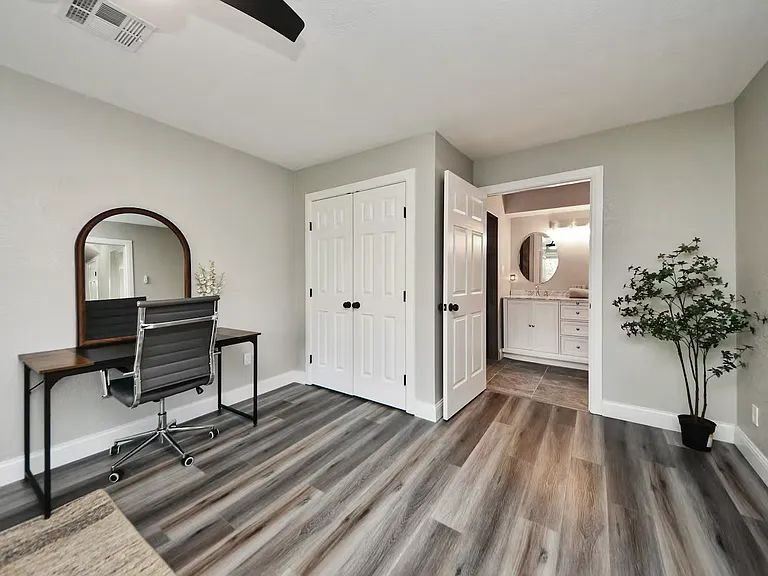 611 Sycamore Dr — Photo 9