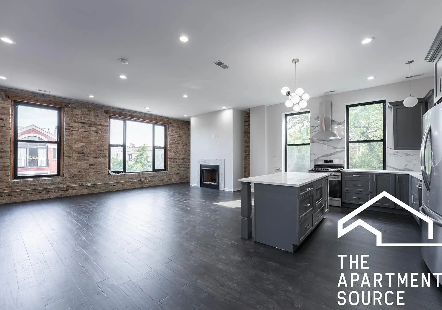 3 bed, 2000 sqft, $4,395 — Photo 3