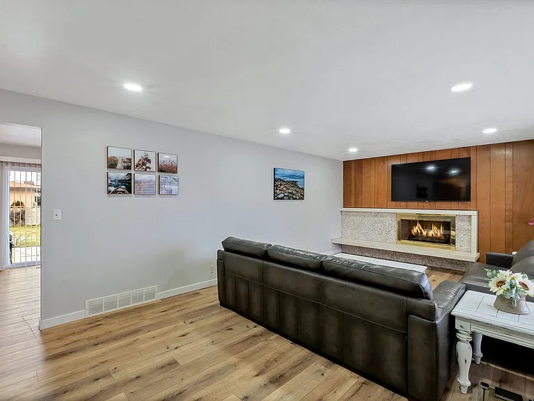 1530 W South Jordan Pkwy — Photo 3