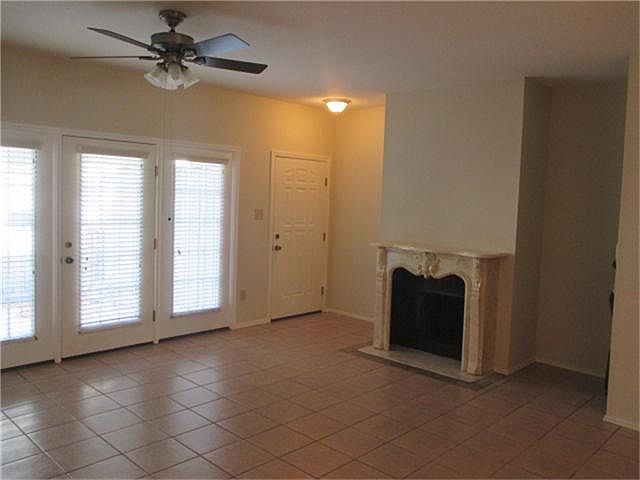 1st image of 208 Wilcrest Dr #208