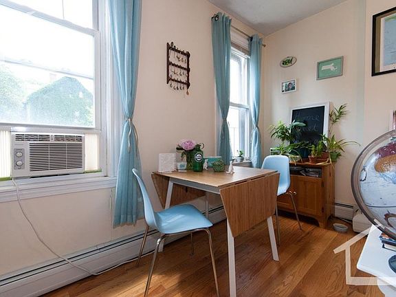 2nd image of 50 Cameron St #2