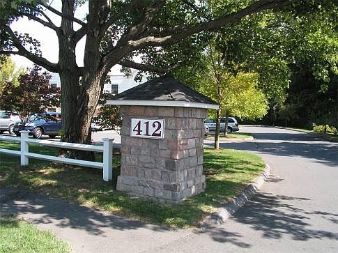 Main entrance 412 West Avon Road