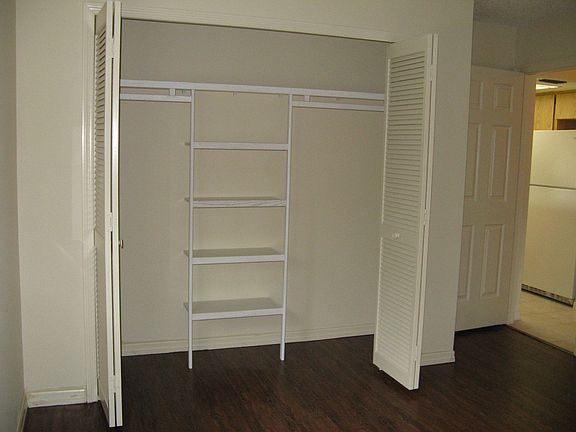 Guest Bedroom Closet