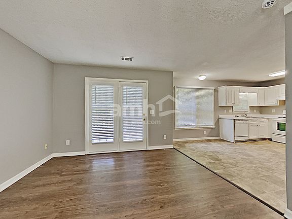 4th image of 479 Shoal Ct
