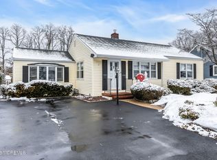 17 Crestview Drive, Middletown, NJ 07748