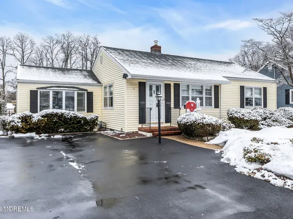17 Crestview Drive, Middletown, NJ 07748