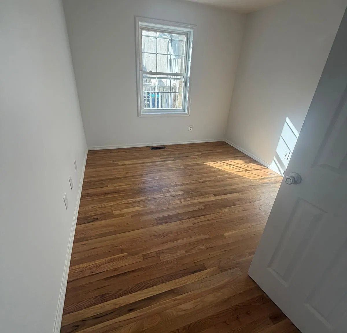 4 bed, $3,500 — Photo 1