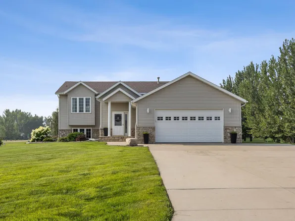 4805 35th Ave N, Fargo, ND 58102