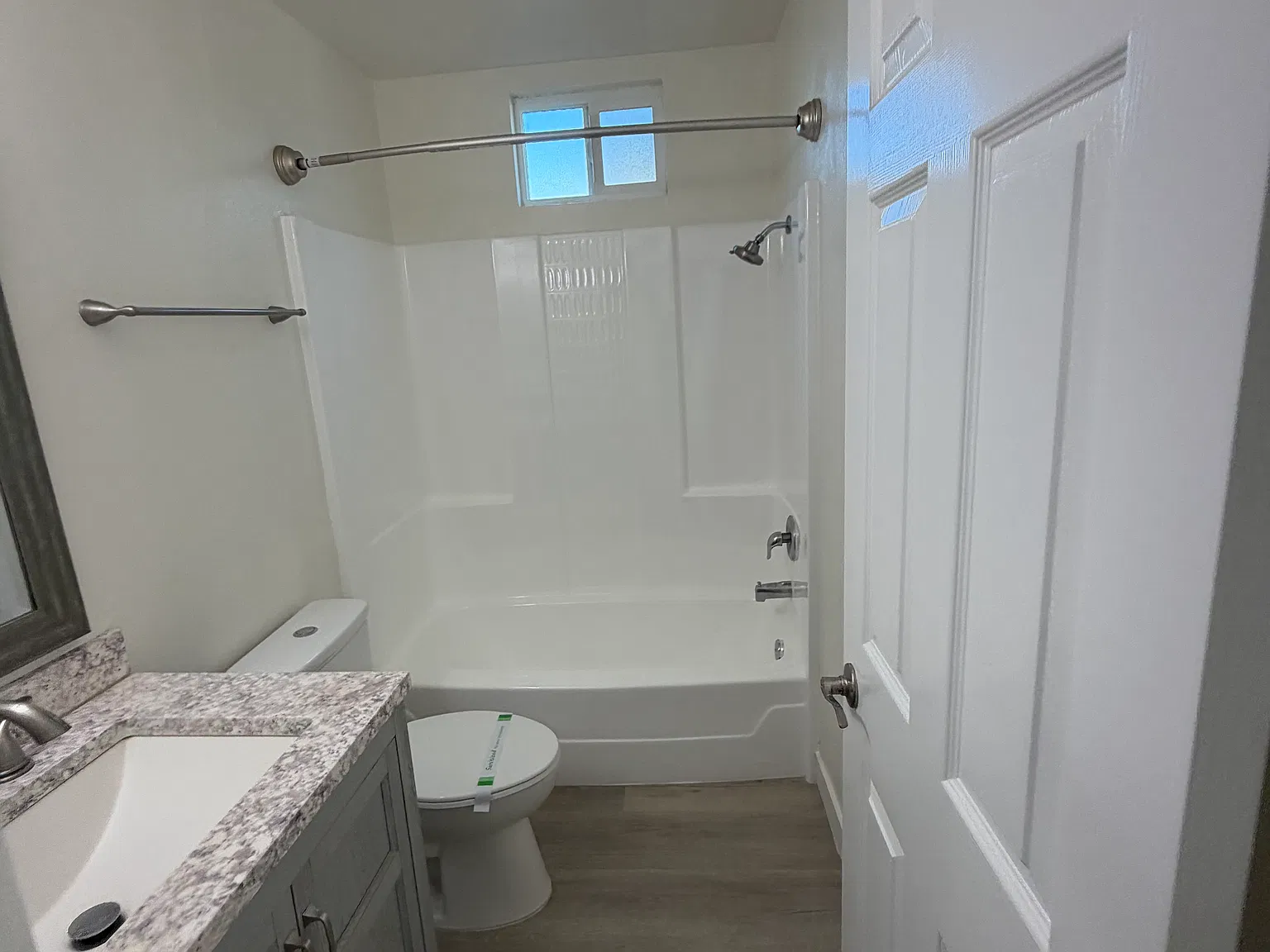 2 bed, 1000 sqft, $2,675 — Photo 2