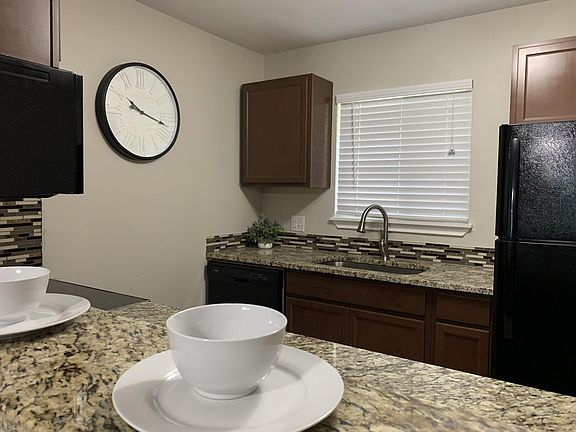 3rd image of 10115 Sahara St #1