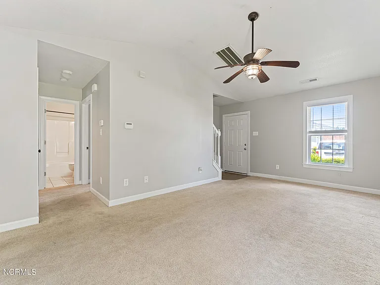 206 Streamwood Dr — Photo 3
